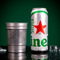 Vasos de aluminio para beber cerveza fría